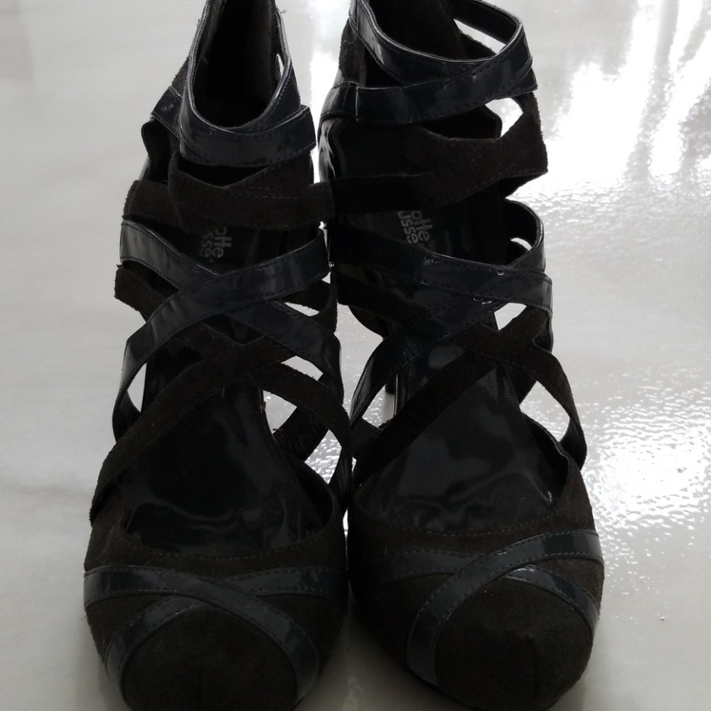 Shoes - Picture 2 of 4